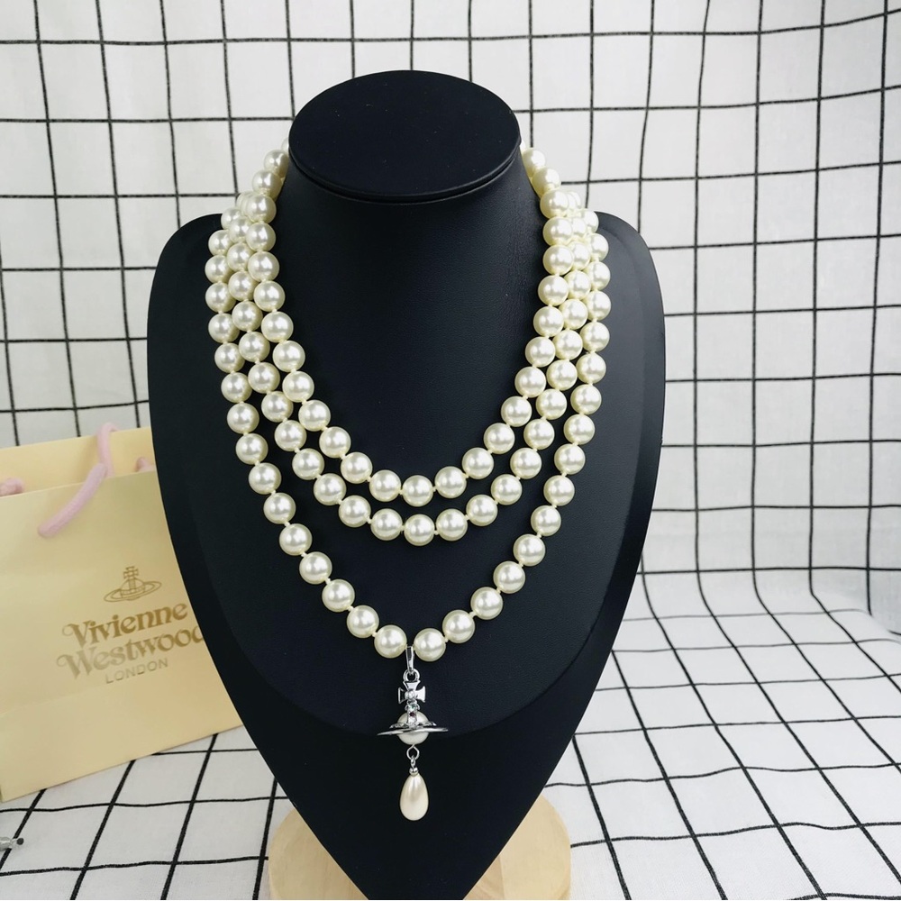 Brand new Vivienne Westwood Three Row Pearl Bas Relief Choker in Silver